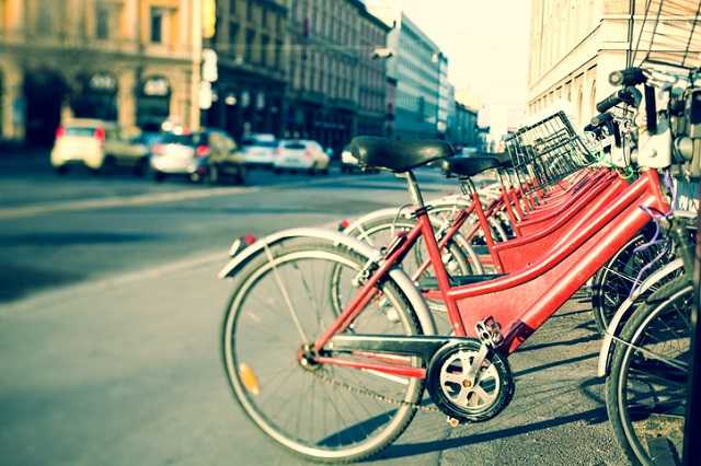 Rote Fahrräder