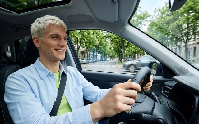 Mann am fahren
