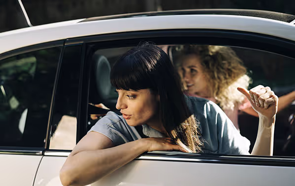 Freunde im Auto
